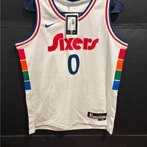 Brand New Boys TYRESE MAXEY Nike City Edition Jersey Size Large (14-16)